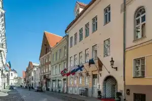 Three Crowns Residents, Tallinn