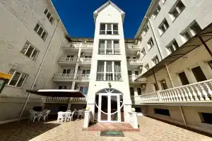 Nikos Hotel, Novofedorivka