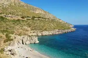 Cala di Ponente, Castelluzzo