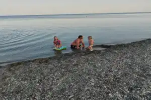 V Pitsunde U Ozera Naala Guest house, Pitsunda