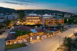 Alkyon, Skiathos Town