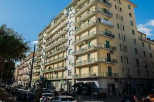 Interno 10 Cavour, Naples