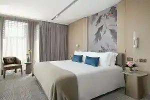 Pan Pacific London, London