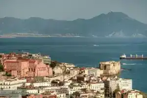 Luna Caprese, Naples