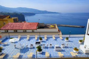 Panorama Palace Hotel, Meta