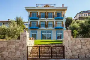 Clementine Suits Sigacik, Sigacik