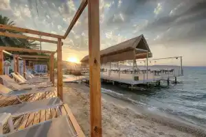 Babana Hotel, Goeltuerkbuekue