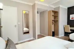 Hotel de France 18, Paris