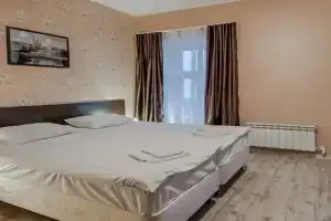 Bazilik Usman' Hotel, Usman