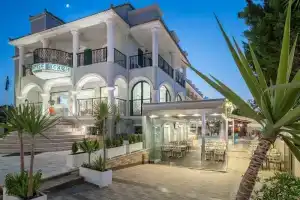 Denise Beach Hotel Apartments, Laganas