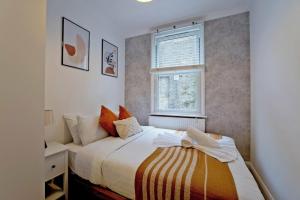 Saco Holborn – Lamb’s Conduit St, London