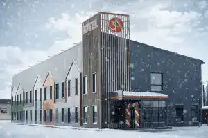 3A M4 Hotel, Oktyabrskaya