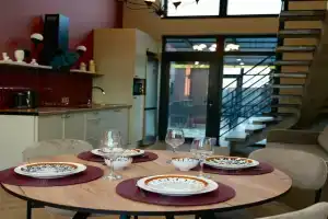 Chalet Meot, Dakhovskaya