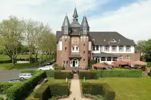 Palace St. George, Monchengladbach