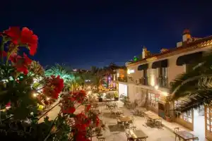 Alaçatı Aura Plus, Izmir