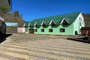 Bogatyr Hotel, Rozhkao
