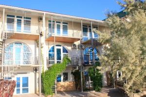 Bereg Guest house, Shcholkine