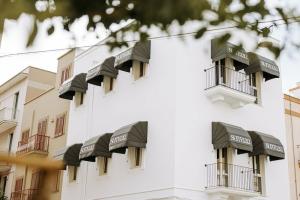 Golden Suites 50, Monopoli