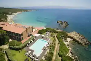 Hotel dei Pini, Fertilia