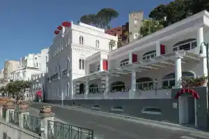 Il Capri Hotel, Capri Village