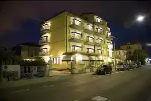 Hotel Fortunella, Lido Di Camaiore