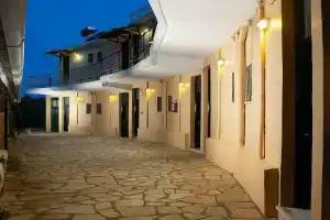 Wilde Rose Hotel, Dassia
