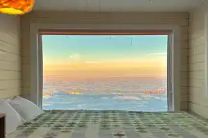 Glemp-Otel Polyn, Zolotoe