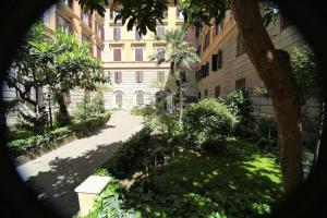 Elegance, Rome