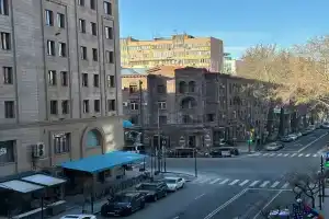 Paris Hotel, Yerevan