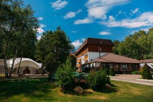 Serebryaniy Bor Club Hotel, Bol'she-Kulachinskoye