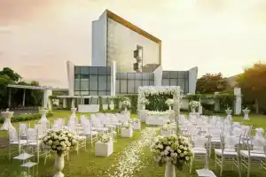 DoubleTree by Hilton Jakarta - Diponegoro, Jakarta