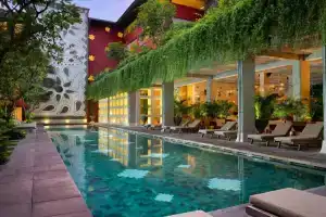Amnaya Resort Kuta, Kuta