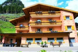 Spires Hotel, Canazei