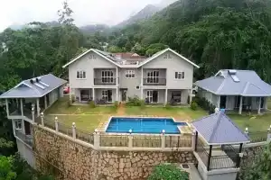 Bambous River Lodge, Bel Ombre