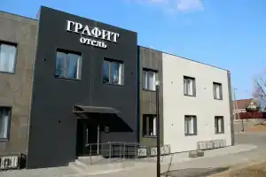 "Grafit" Hotel, Artem
