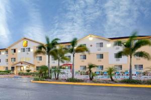 Super 8 by Wyndham Clearwater/St. Petersburg Airport, Clearwater