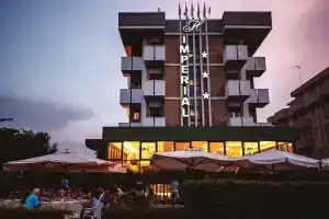 Hotel Biancaneve, Marotta