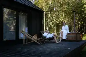 BarnKhaus Glamping, Muola