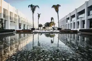 Paloma Finesse Hotel, Side