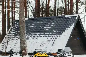 River House, Ilya Uksu