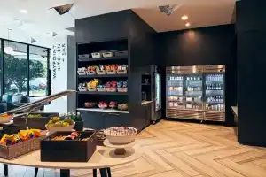 Sunshine filled Chic and Cozy Zen 2bd/1ba by LAX:), Los Angeles