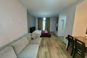 Haris Hotel, Vlore