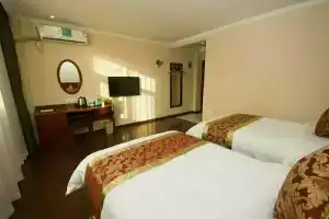 GreenTree Inn JiangSu ZhenJiang DingMao Industrial Park WoDe Square Express Hotel, Zhenjiang