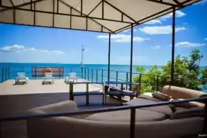 Inn Beliy Parus, Kerch