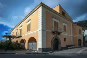 Sorrento Coast Relais, Meta