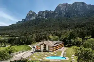 Parc Hotel Miramonti, Fie