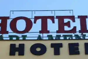 Parlament Hotel, Pristina