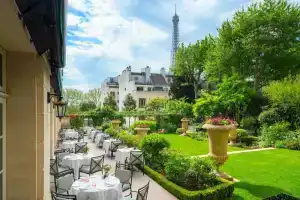 Shangri-La Hotel, Paris