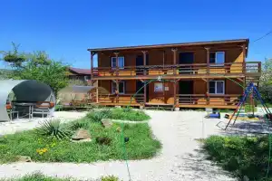 Svetlyachok Guest house, Kamennomostsky