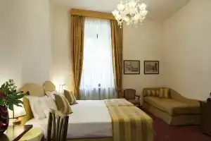 Hotel Columbia, Rome
